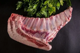 חזה טלה טרי